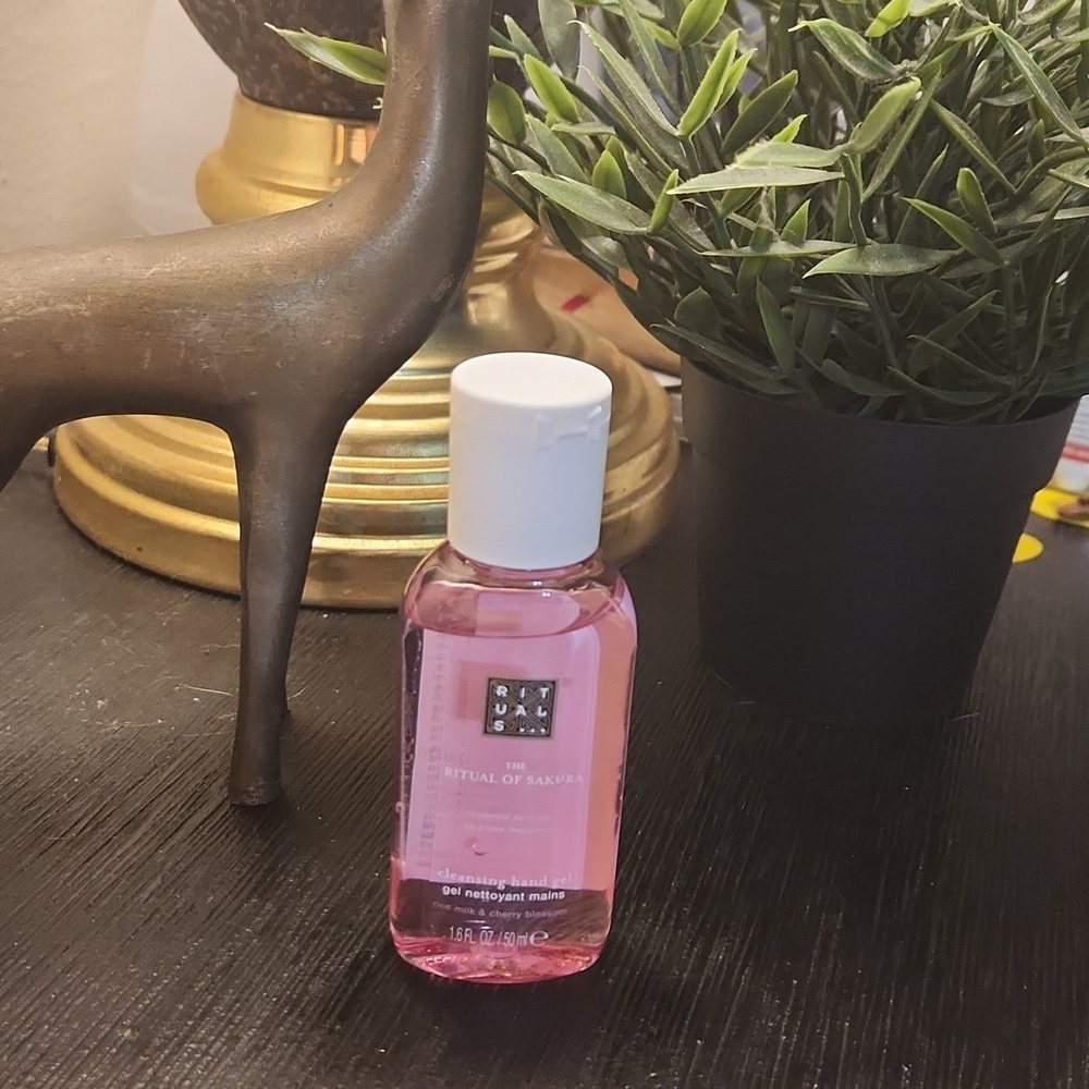 Rituals The Ritual of Sakura Cleansing Hand Gel - Picture 3 of 3